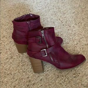 Shoe Dazzle Burgandy Booties